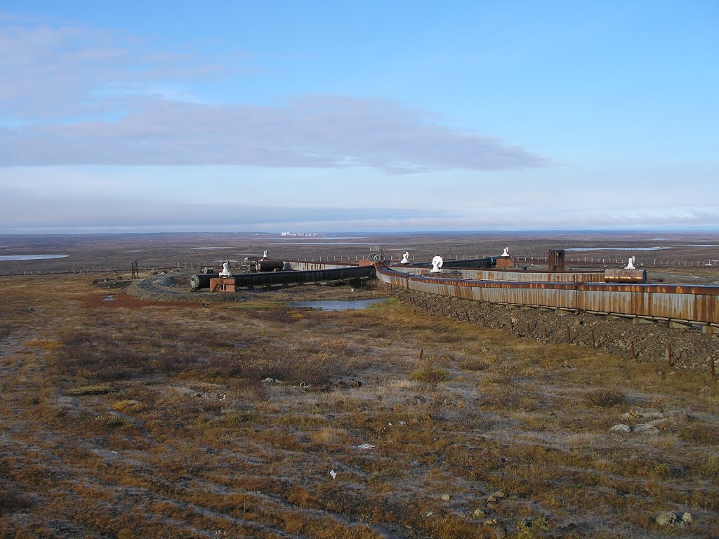 Small Cross with direction finders and cable corridor, Norilsk Vega MS